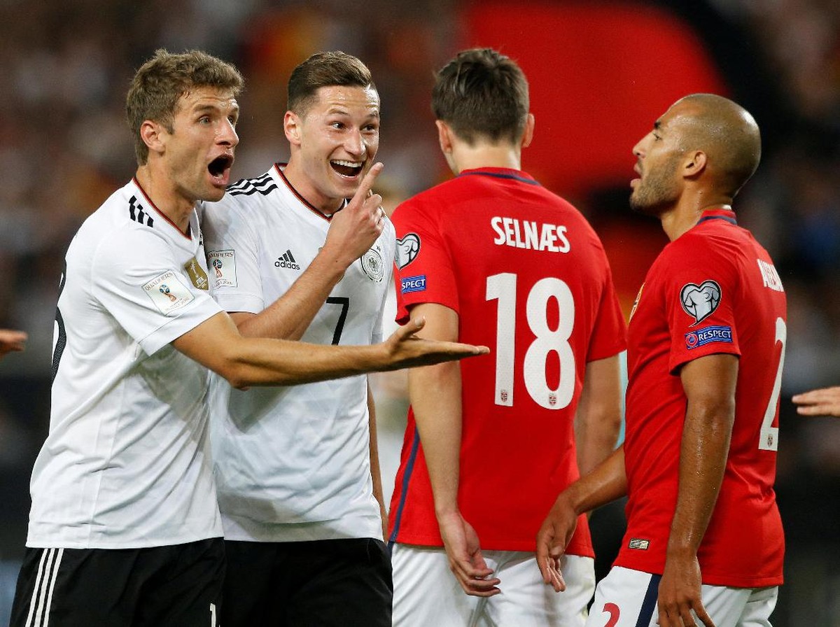 Julian Draxler saat membela timnas Jerman (Foto: Michaela Rehle/Reuters)
