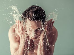 Jangan Cuek, Pria Juga Perlu Merawat Kulit Wajah Jangan Cuek, Pria Juga Perlu Merawat Kulit Wajah