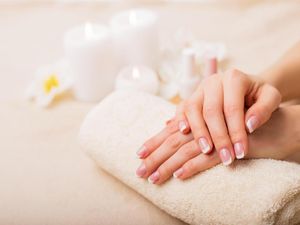 8 Masalah Kesehatan yang Bisa Dilihat Dari Kuku