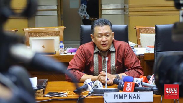 Di DPR, Jaksa Agung Tolak Gabung Densus Antikorupsi Polri