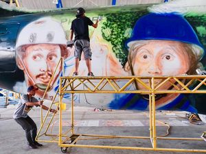 Mural Pesawat Jangkrik Boss Pertama Kalinya di Indonesia