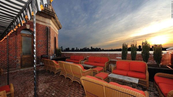 Indahnya Pemandangan Kota New York Bisa Dinikmati dari Ketinggian 8 Rooftop Bar Ini