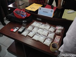 Polda Bali Tangkap Kurir 1,5 Kg Sabu