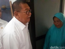 Wagub Jabar Deddy Mizwar Datangi Rusunawa yang Ditempati Mak Cacih