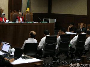 Jaksa Tanya Sekjen Kemendes dan Auditor BPK soal Kalimat Atensi