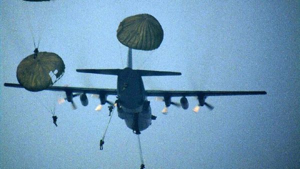 Terjun Penyegaran Yonif Para Raider 328 Kostrad