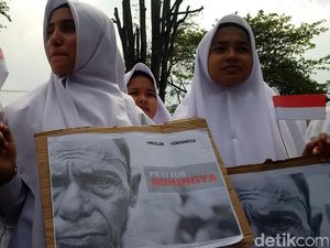 Bela Muslim Rohingya, Pendemo Menyemut di Gedung Sate