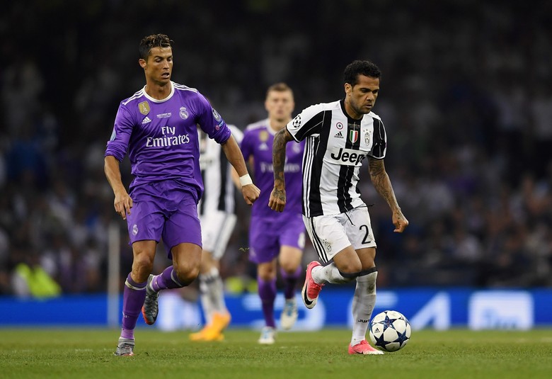 Dani Alves: Ronaldo Lawan Terberatku, tapi Messi yang Terbaik Sepanjang Masa Dani Alves: Ronaldo Lawan Terberatku, tapi Messi yang Terbaik Sepanjang Masa