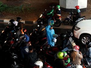 Berteduh di Bawah Flyover Itu Perilaku yang Memalukan!