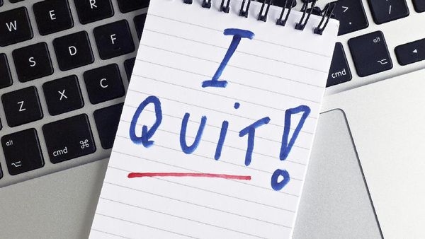 Tanda-tanda Kamu Stres dan Perlu Resign dari Pekerjaan