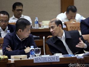 Jonan Diminta Tinjau Ulang 8 Peraturan Menteri ESDM Jonan Diminta Tinjau Ulang 8 Peraturan Menteri ESDM