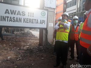Menhub Pantau Jalur Kereta Bandara Soekarno-Hatta