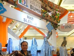 Peningkatan Produksi Batik Unik Binaan Rumah Kreatif BUMN