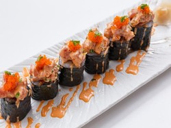 Selain Enak, 6 Topping Sushi Fusion Ini Juga Paling Populer
