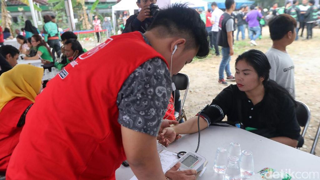 Driver Ojek Online Periksa Kesehatan Gratis Driver Ojek Online Periksa Kesehatan Gratis