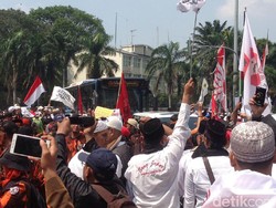 Massa Bela Rohingya Padati Bundaran HI, Lalin ke Imam Bonjol Ditutup