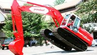 Foto: Keren Lho, Ekskavator Ini Bisa Manuver