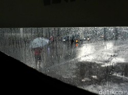 Hujan Datang Tapi Harus Tetap Berkendara, Jangan Lupa Tips Ini