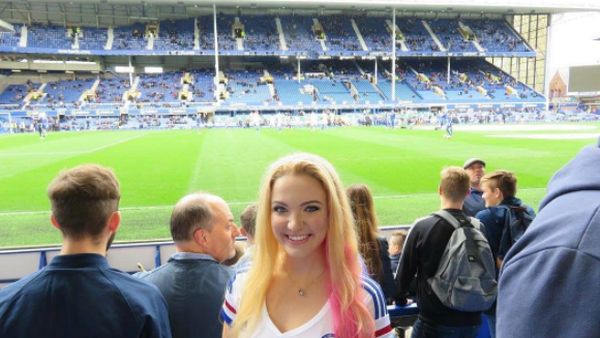 Mengintip Instagram Si Seksi Fans Berat Chelsea