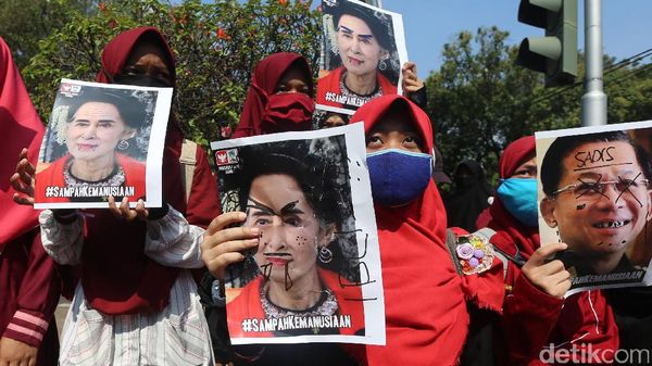 HMI-KAMMI Gelar Aksi Solidaritas untuk Rohingya di Kedubes Myanmar