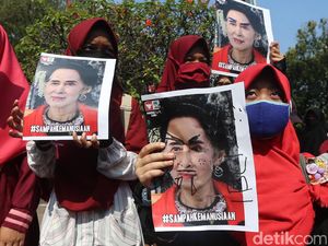 HMI-KAMMI Gelar Aksi Solidaritas untuk Rohingya di Kedubes Myanmar HMI-KAMMI Gelar Aksi Solidaritas untuk Rohingya di Kedubes Myanmar