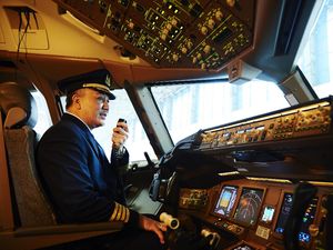 Mau Jadi Pilot? Ini Rangkaian Pendidikan-Pelatihan yang Harus Dilalui Mau Jadi Pilot? Ini Rangkaian Pendidikan-Pelatihan yang Harus Dilalui