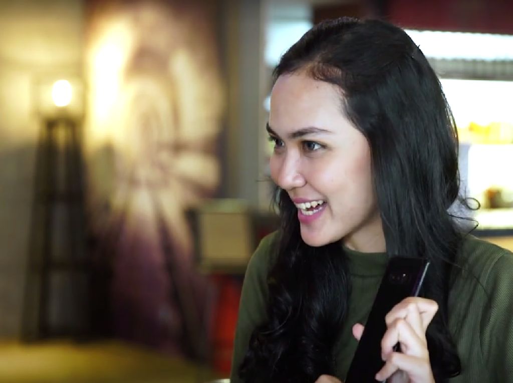 Si Cantik Sitta Hands-On Galaxy Note 8 Si Cantik Sitta Hands-On Galaxy Note 8