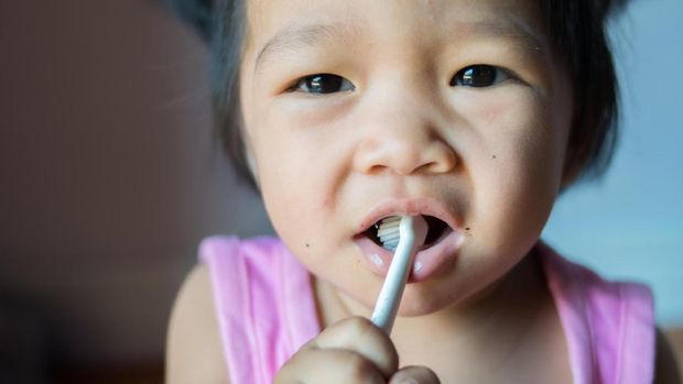 6 Cara Jitu Membiasakan Anak Menyikat Gigi, Bisa Langsung Dicoba