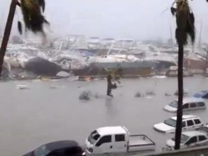Melihat Amukan Badai Irma di Kepulauan Karibia Melihat Amukan Badai Irma di Kepulauan Karibia