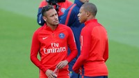 PSG menebus klausul buyout dalam kontrak Neymar dengan Barca yang bernilai 222 juta euro (sekitar Rp 3,5 T). Neymar pun jadi pemain termahal sepanjang sejarah. Foto: Charles Platiau/Reuters