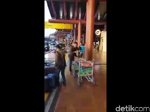 Beredar Video Helper di Bandara Cengkareng yang Kini Jadi Cuek