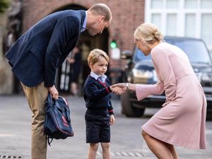 Gaya Pangeran George Sekolah Hari Pertama Tanpa Sang Ibunda
