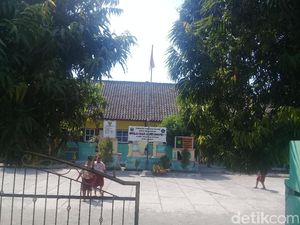 Tak Terima Anaknya Dianiaya Guru, Wali Murid Labrak Sekolah