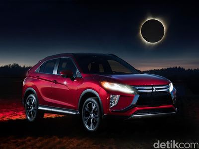 Mobil yang Meluncur saat Gerhana