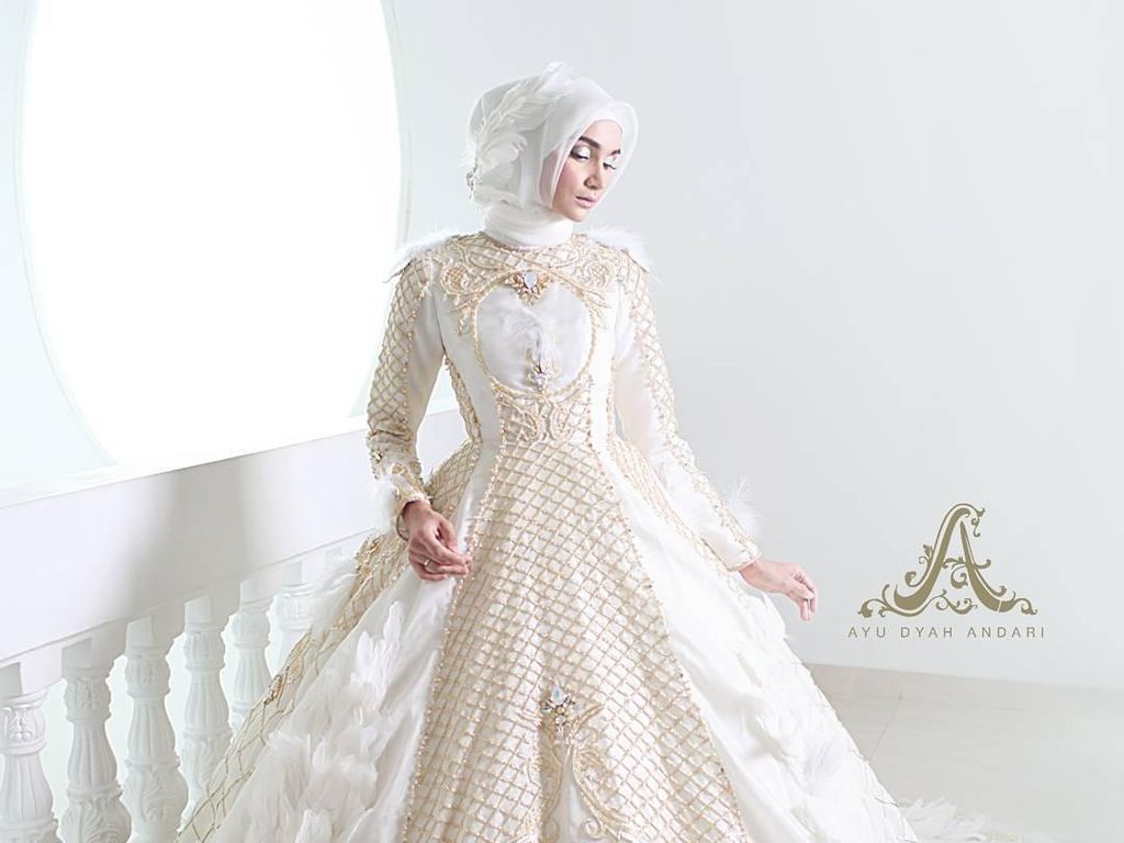 8 Inspirasi Gaun Pengantin Muslimah dari Artis hingga Selebgram 8 Inspirasi Gaun Pengantin Muslimah dari Artis hingga Selebgram