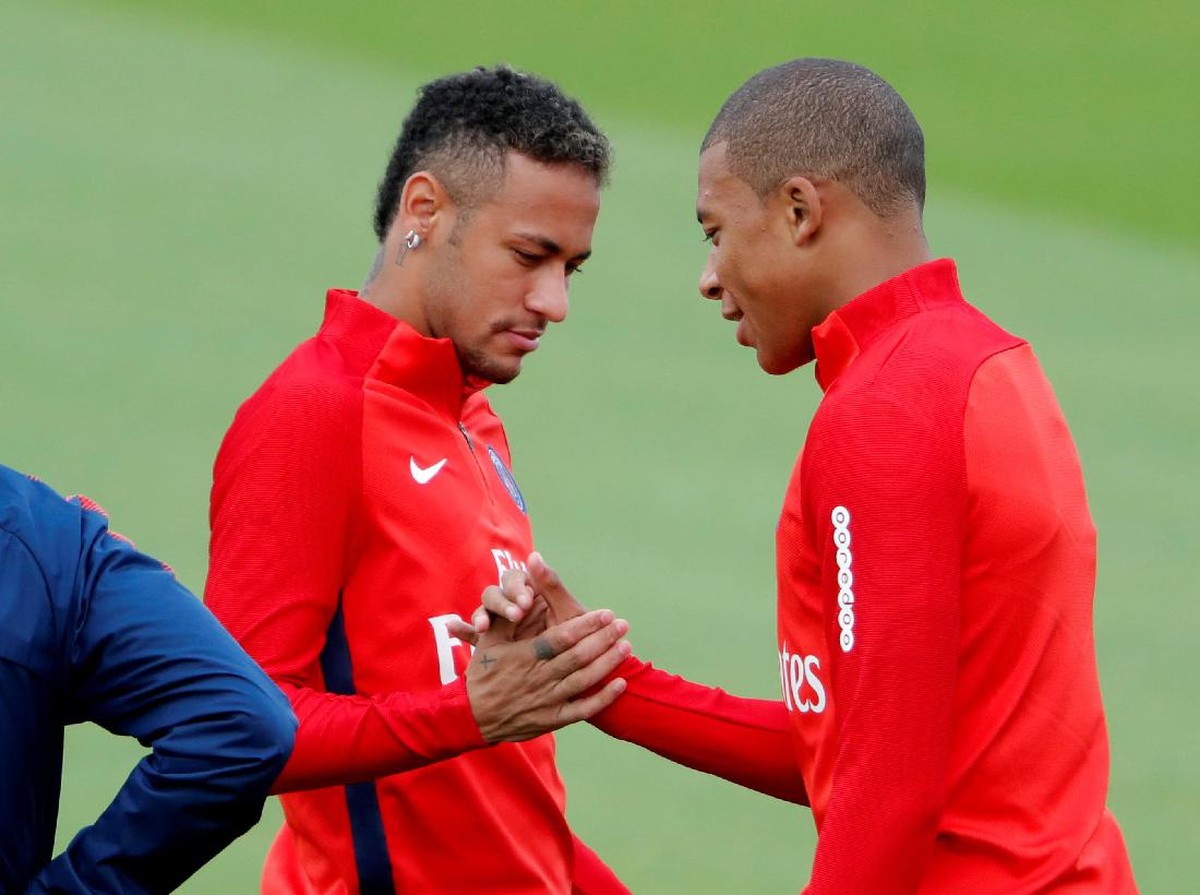Neymar dan Kylian Mbappe dalam sebuah latihan bersama Paris Saint-Germain (Foto: Charles Platiau/Reuters)
