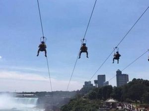 Sensasi Main Flying Fox di Atas Air Terjun Niagara