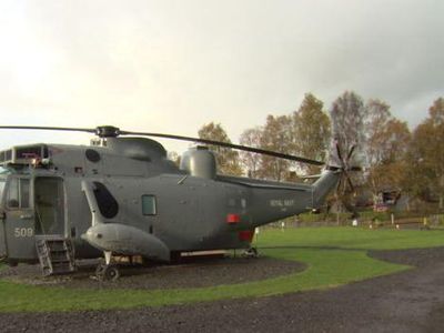 Foto: Kemping di Dalam Helikopter, Beneran Ada