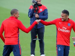 PSG melakukan transfer gila-gilaan di bursa transfer musim panas ini. Les Parisiens mendatangkan Neymar dari Barcelona dan Kylian Mbappe dari AS Monaco. Foto: Charles Platiau/Reuters