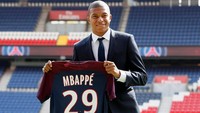 2. Kylian Mbappe, Monaco ke PSG pada 2017/2018 (awalnya sebagai pemain pinjaman), seharga 180 juta euro. Foto: Gonzalo Fuentes/Reuters