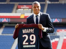 5 Pesepakbola Remaja dengan Transfer Termahal, Ada Leny Yoro ke MU!