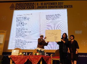 Manuskrip Sajak Sapardi Djoko Damono Rilis di IIBF 2017