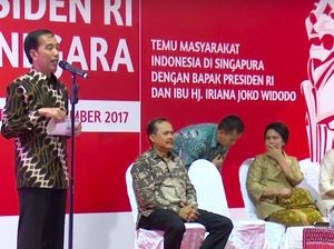 Gelisahnya Ibu Iriana Lihat Rambut Jokowi yang Berantakan