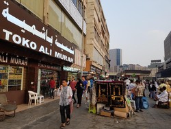 Gaya Pedagang Saudi: Murah, Murah! Seket Ewu, Selawe