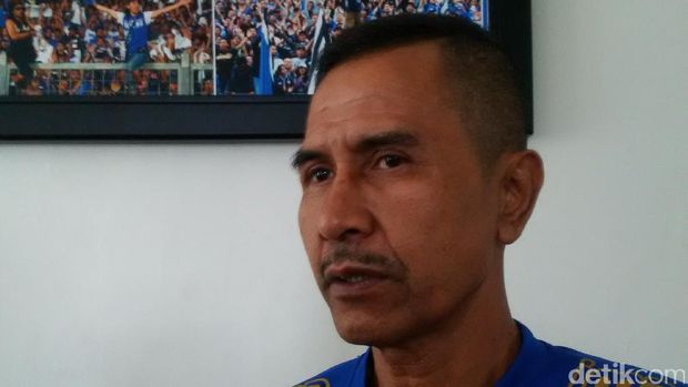 Ajat Sudrajat: Tirulah Ilmu Padi, Febri