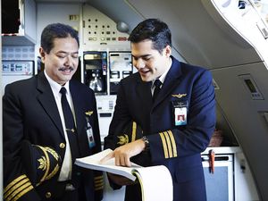 Ratusan Pilot Nganggur, Menhub akan Kurangi Sekolah Penerbangan