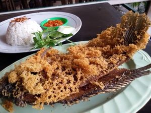 Sedapnya! Gurame Goreng Siram Sambal Mangga, Asam Manis, hingga Saus Padang
