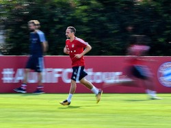 Ancelotti Diberhentikan, Ribery Dikritik