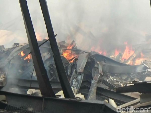 Foto: Pasar Gombong Kebumen Dilumat Api
