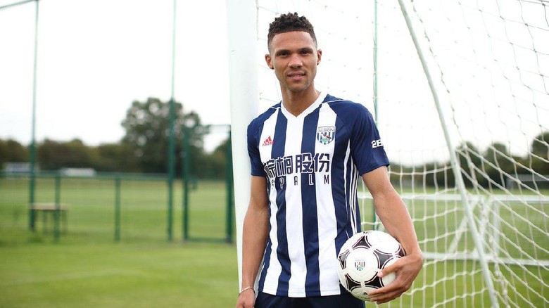 Wenger Merasa Aneh Lihat Gibbs Pakai Seragam Klub Lain Wenger Merasa Aneh Lihat Gibbs Pakai Seragam Klub Lain